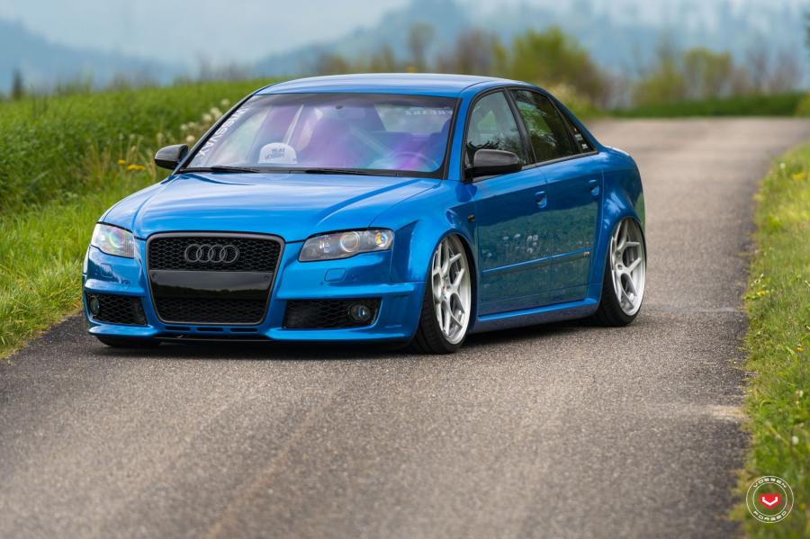  Audi RS4 Sedan on Vossen Wheels (CG-205) 2018 года  (фото 28 из 82)